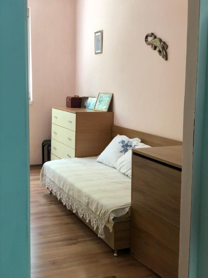 Compact City Center Apartment Kŭrdzhali 外观 照片